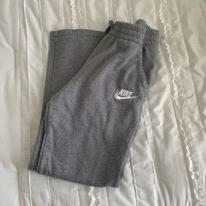 Girls’ Grey Nike Sweatpants